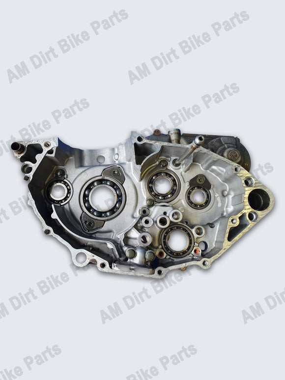 Yamaha YZ250F Right Engine Casing / Crankcase / 5SG-15150-00-00 (5XC-15100-09-YX)